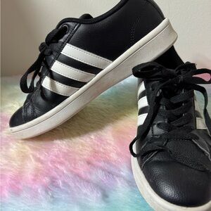 Adidas Women's Classic shoes Black and White Sneakers